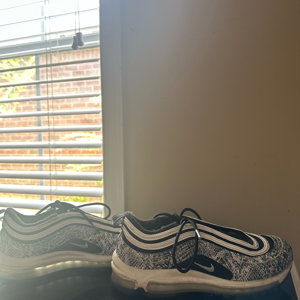 Nike Air Max 97 in Black and White